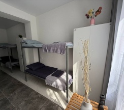 8-ми местный для женщин в Легенда