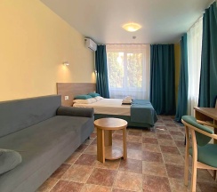 Трёхместный номер "Комфорт" без балкона в Ростов