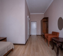 1-местный номер улучшенный стандарт в Djump hotel