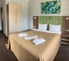 Улучшенный люкс с панорамным видом на горы в Шатун