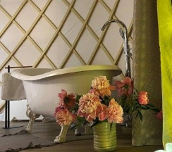 Юрта с ванной на ножках в Yurt resort