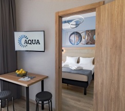 Двухместные апартаменты с 2 комнатами с балконом двуспальная кровать в Aqua