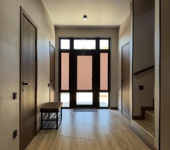 Четырёхместный семейный коттедж с балконом в Розмарин