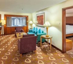 Трёхместный полулюкс в Radisson Blu Hotel, Jeddah