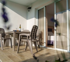Семейный номер с террасой в Alisa Home