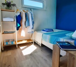 Трёхместный коттедж с красивым видом из окна в Тепло