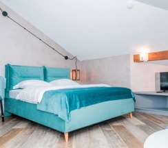 Стандарт DBL c двухспальной кроватью и диваном в Villa Maria club
