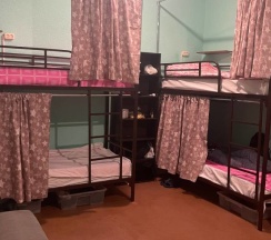 Кровать в общем номере в Комфорт+