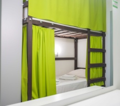Женский четырехместный номер (Верхнее) в Sunny Sochi Hostel
