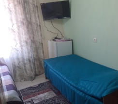 Трехместный номер с двуспальной и односпальной кроватями в Благодать