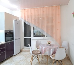 Квартира в Апартаменты на Якутск, 203 мкр, корп. 6, "Эмма"
