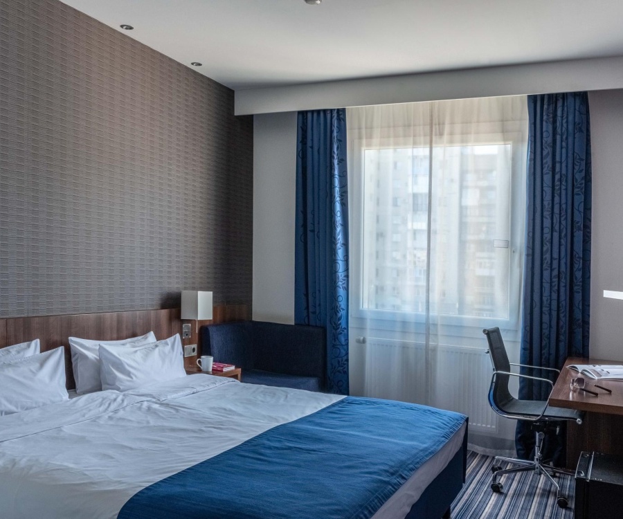 Holiday inn воронеж. Отель космос воронеж. Космос смарт воронеж гостиница. Холидей инн воронеж. Holiday inn express voronezh.