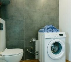 Апартаменты "На листопадной 15А" в Саквояж