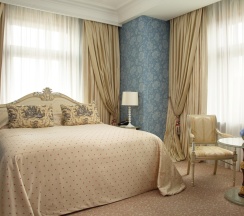 Номер люкс в Radisson Collection Hotel Moscow
