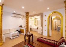 Двухместный люкс Royal 2 отдельные кровати в One Dhatu Ayutthaya Premium Homestay