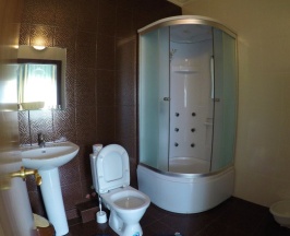 Трёхместный полулюкс Mini Kitchen в Изумруд