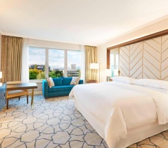 Двухместный клубный номер Premium двуспальная кровать в Sheraton Grand Warsaw