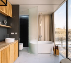 Зеркальный дом Премиум с ванной в Резиденция Северное Сияние