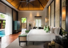 Двухместная Pool Villa Lagoon двуспальная кровать в Anantara Phuket Villa