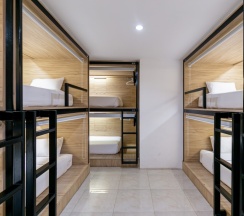 Кровать в общем номере (женский номер) в The Bedrooms Hostel Pattaya
