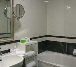 Двухместный Oriente Suite двуспальная кровать в JR Hotels Oriente Bari
