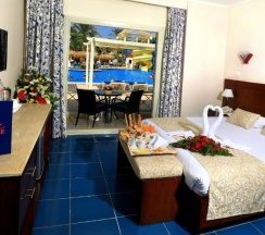 Двухместный номер Standard с видом на бассейн 2 отдельные кровати в Mirage Bay Resort and Aqua Park