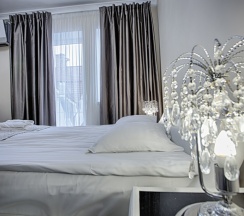 Двухместные апартаменты 9 с кухней с видом на море двуспальная кровать в Exclusive Hotel&Apartments