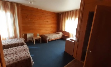 Трёхместный номер Standard с балконом в Zima