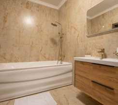 Полулюкс пятиместный в Full House