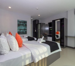 Двухместный номер Superior с видом на море двуспальная кровать в Modern Living Hotel