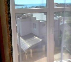 Номер улучшенный с 1 односпальной и 1 двуспальной кроватью в Гостевой дом