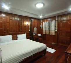 Бунгало Deluxe с балконом и с видом на сад в Plaifah Resort Ubon