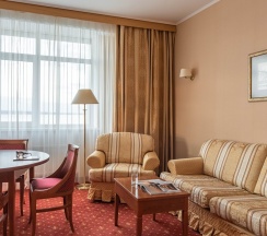 Люкс в Cosmos Petrozavodsk Hotel