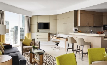 Двухместные апартаменты c 1 комнатой с балконом двуспальная кровать в Pullman Doha West Bay