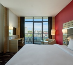 Номер Privilege, c балконом и видом на город - с двуспальной кроватью в Mercure Sochi Centre