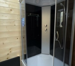 Дом отдельный благоустроенный трехместный с кухней в Место силы