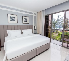 Двухместный номер Deluxe с видом на бассейн двуспальная кровать в Sugar Marina Resort - ART - Karon Beach