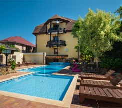 3-местный коттедж с кухней в Манэ