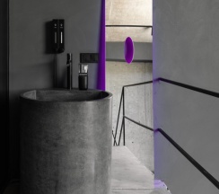 Люкс Каллисто с балконом и с видом на горы в Moon2