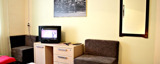 Трехместный номер в Like Hostel