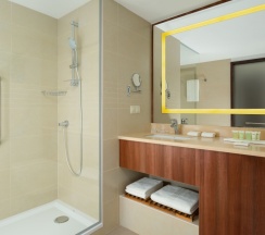 Двухместный люкс Long Stay двуспальная кровать в Courtyard by Marriott Tashkent