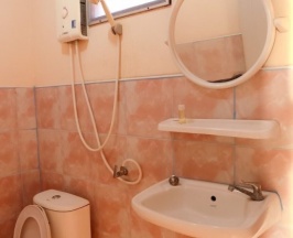 Двухместный номер Standard с балконом двуспальная кровать в J.B.Hut Bungalows