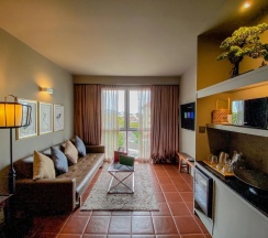 Двухместный люкс Executive двуспальная кровать в Sino House Phuket Hotel