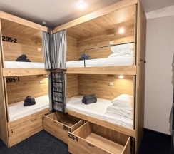 №2 Шестиместный общий номер с балконом в Редиска