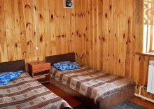 Номер эконом с 2 односпальными кроватями в Алтай-вояж