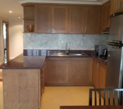 Апартаменты с 2 комнатами с балконом и с видом на море в Westbury Residence