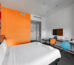 Стандарт с большой кроватью в Delta Sirius