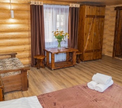 4-х местный номер в домике у бассейна. Номера: №11, №13, №15, №17, №19 в Горные Забавы