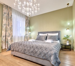 Улучшенный номер с кроватью размера «king-size» в Питер