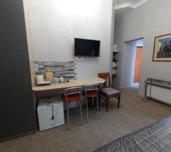 Улучшенная гостевая комната с гостиной вид во двор в На Невском